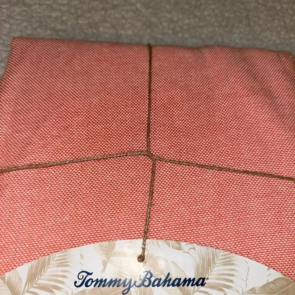 Tommy Bahama Indoor Outdoor Tablecloth Red White 70” Round NWT